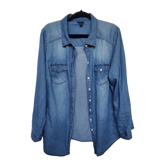 TORRID☆Medium Wash Button-down Shirt - Picture 4 of 6